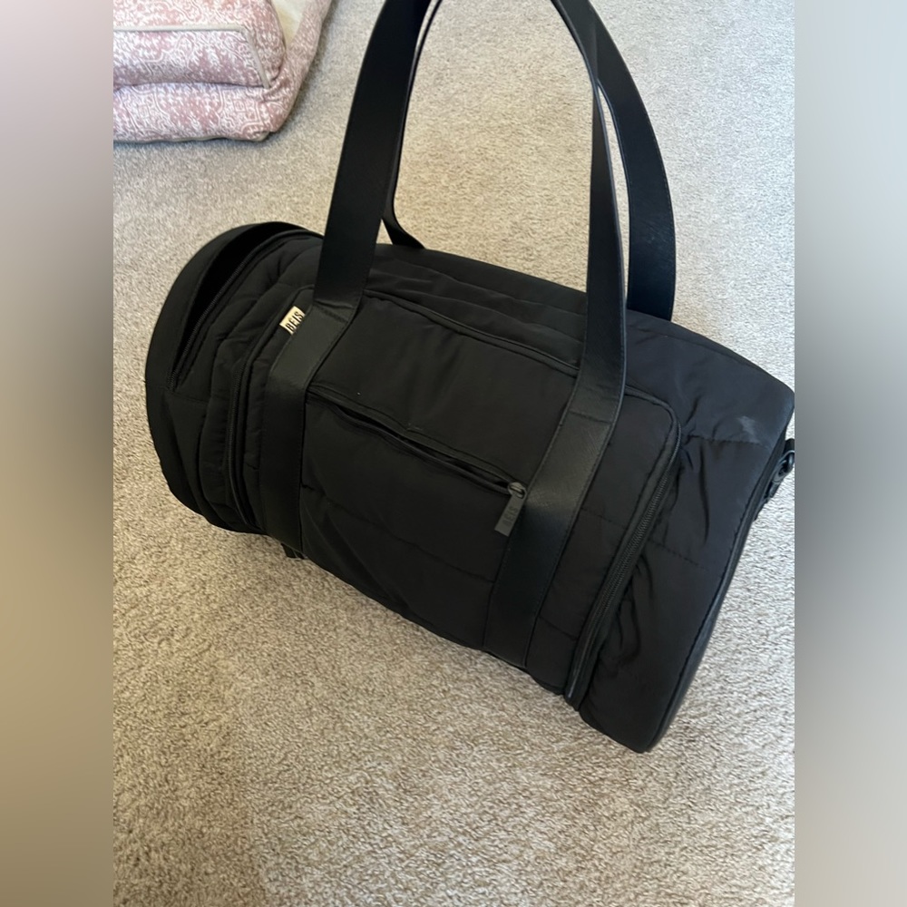 Black beis puffer duffle